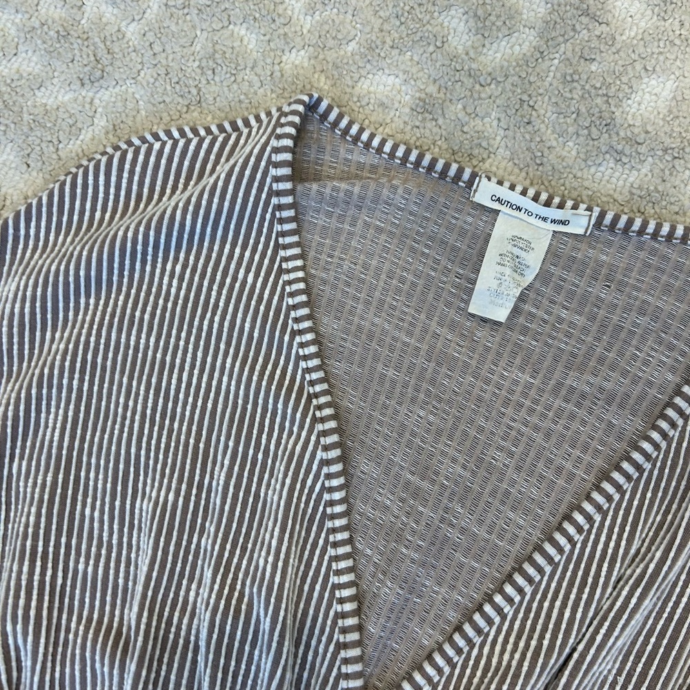Caution to the wind tan white striped stretch wrap neutral dress women’s - Picture 6 of 7